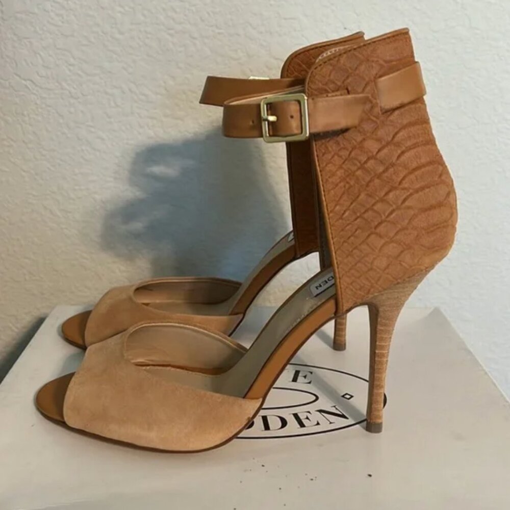 Steve Madden stepout natural /camel high heel Size 9